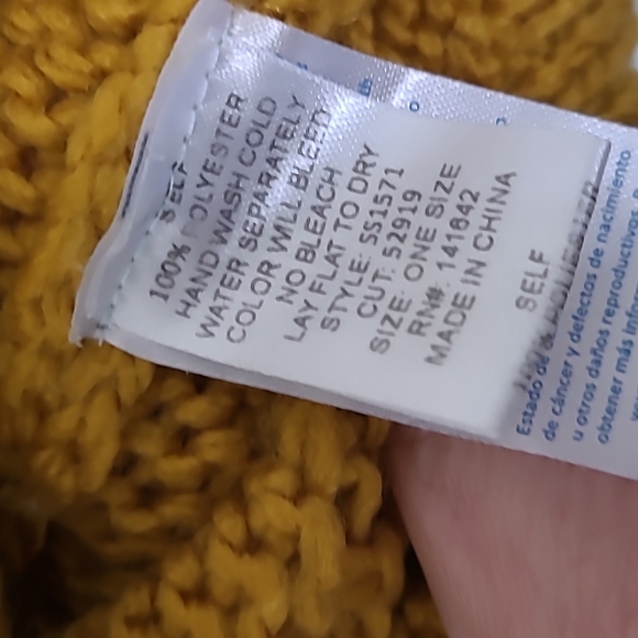 Cropped Mustard color Sweater. - Picture 5 of 6